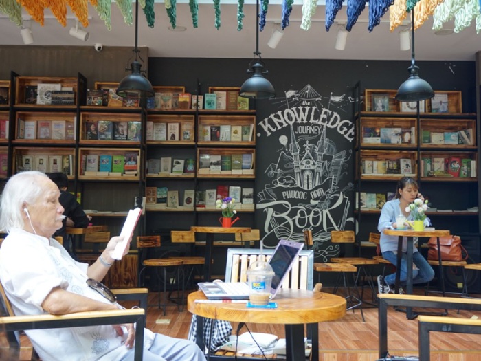 Mở quán cà phê sách