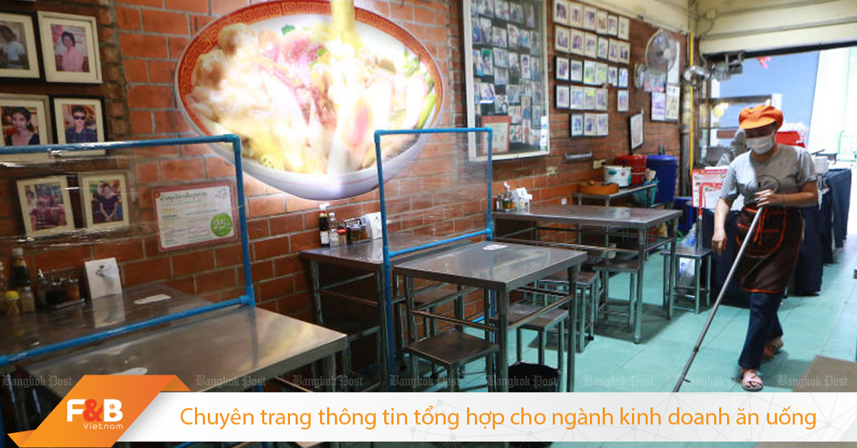 Thái Lan mở lại hàng quán để sống chung với dịch
