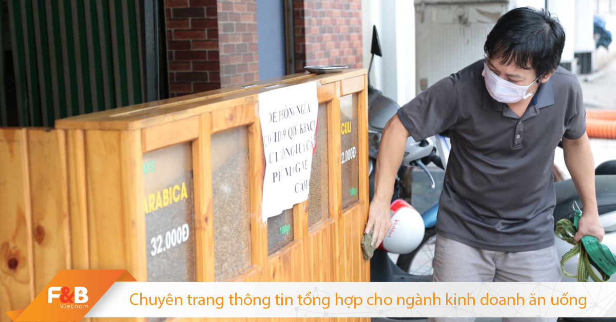 TP.HCM cho hàng ăn bán đem về: Chủ quán lo nhiều hơn mừng