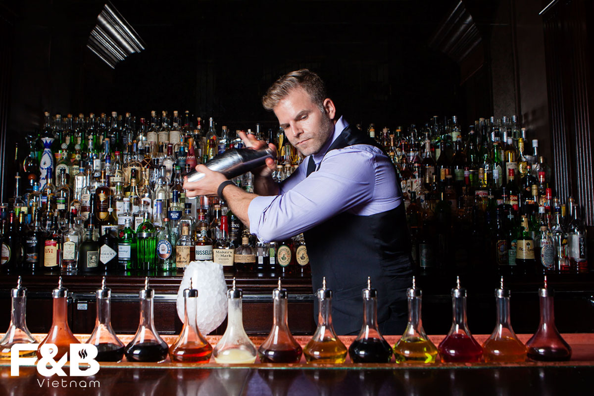  Các Kĩ Thuật Pha Chế Cocktail Cơ Bản Mà Bartender Nên Biết