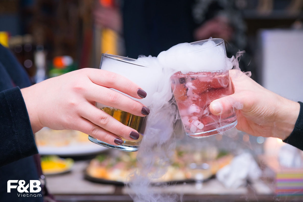 Các Loại Đá Lạnh Cơ Bản Được Sử Dụng Trong Pha Chế Cocktail