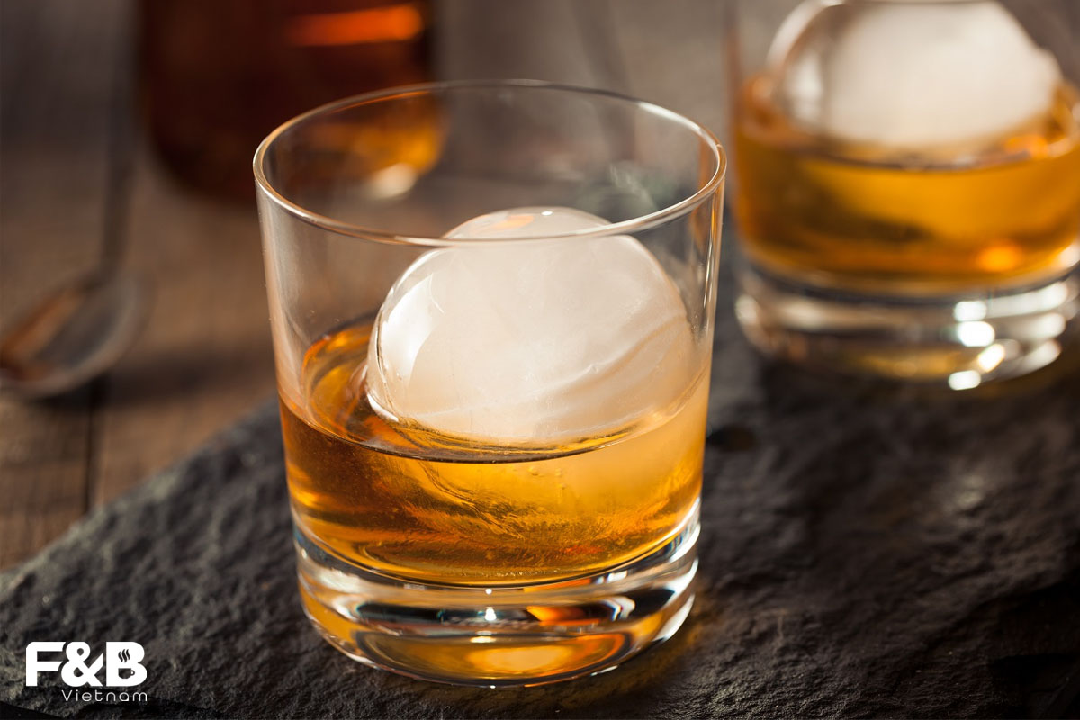 Các Loại Đá Lạnh Cơ Bản Được Sử Dụng Trong Pha Chế Cocktail