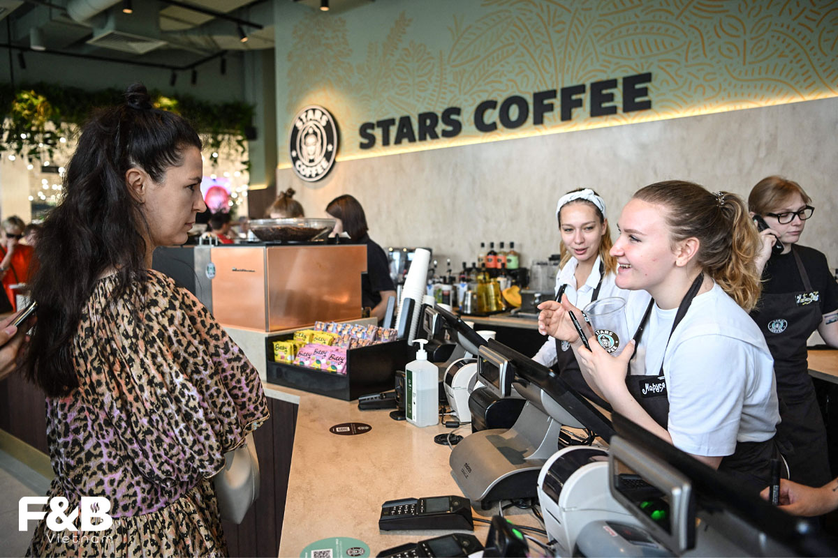 Starbucks Thay Đổi Diện Mạo Để Tồn Tại Trong Thị Trường Nga Như Thế Nào?