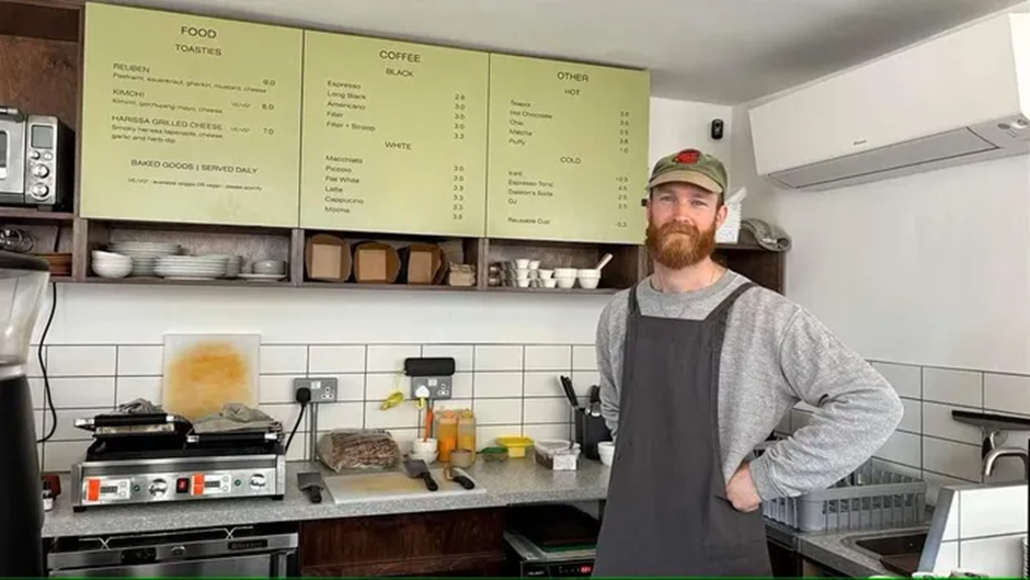 Quán Cà Phê Cấm Khách Mang Laptop Đến Làm Việc: Quyết Định Đúng Đắn Hay Tự Tay Hạn Chế Lợi Nhuận Của Mình? 3 Quán Cà Phê Cấm Khách Mang Laptop Đến Làm Việc: Quyết Định Đúng Đắn Hay Tự Tay Hạn Chế Lợi Nhuận Của Mình? FnB Việt Nam