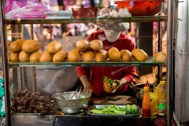 Từ Câu Chuyện Cô Bán Bánh Mì - Đến Bài Học Về Chiến Lược Giữ Chân Khách Hàng (Phần 1) 1 Từ Câu Chuyện Cô Bán Bánh Mì - Đến Bài Học Về Chiến Lược Giữ Chân Khách Hàng (Phần 1) FnB Việt Nam