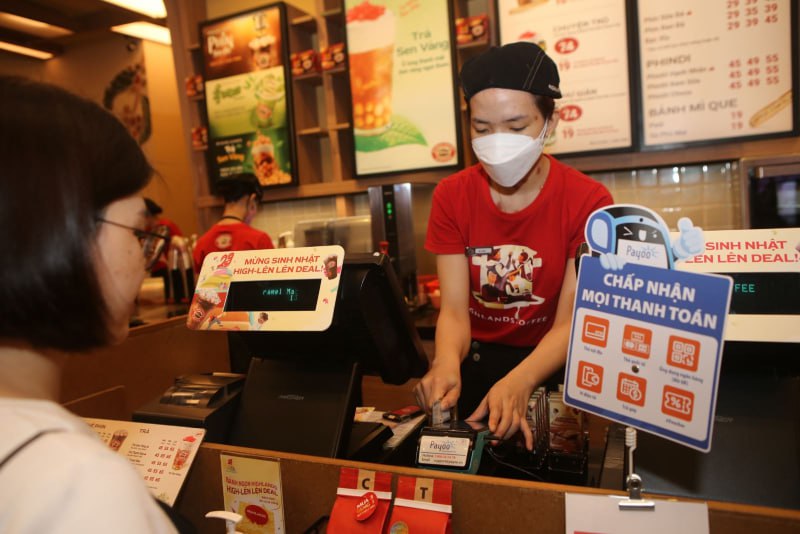 Từ Câu Chuyện Cô Bán Bánh Mì - Đến Bài Học Về Chiến Lược Giữ Chân Khách Hàng (Phần 1) 4 Từ Câu Chuyện Cô Bán Bánh Mì - Đến Bài Học Về Chiến Lược Giữ Chân Khách Hàng (Phần 1) FnB Việt Nam