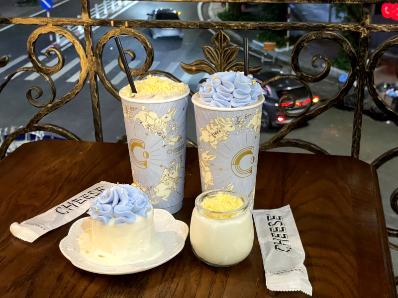 Cheese Coffee ra mắt mẫu Ly Xanh Biếc kèm 2 dòng bánh ngọt mới 