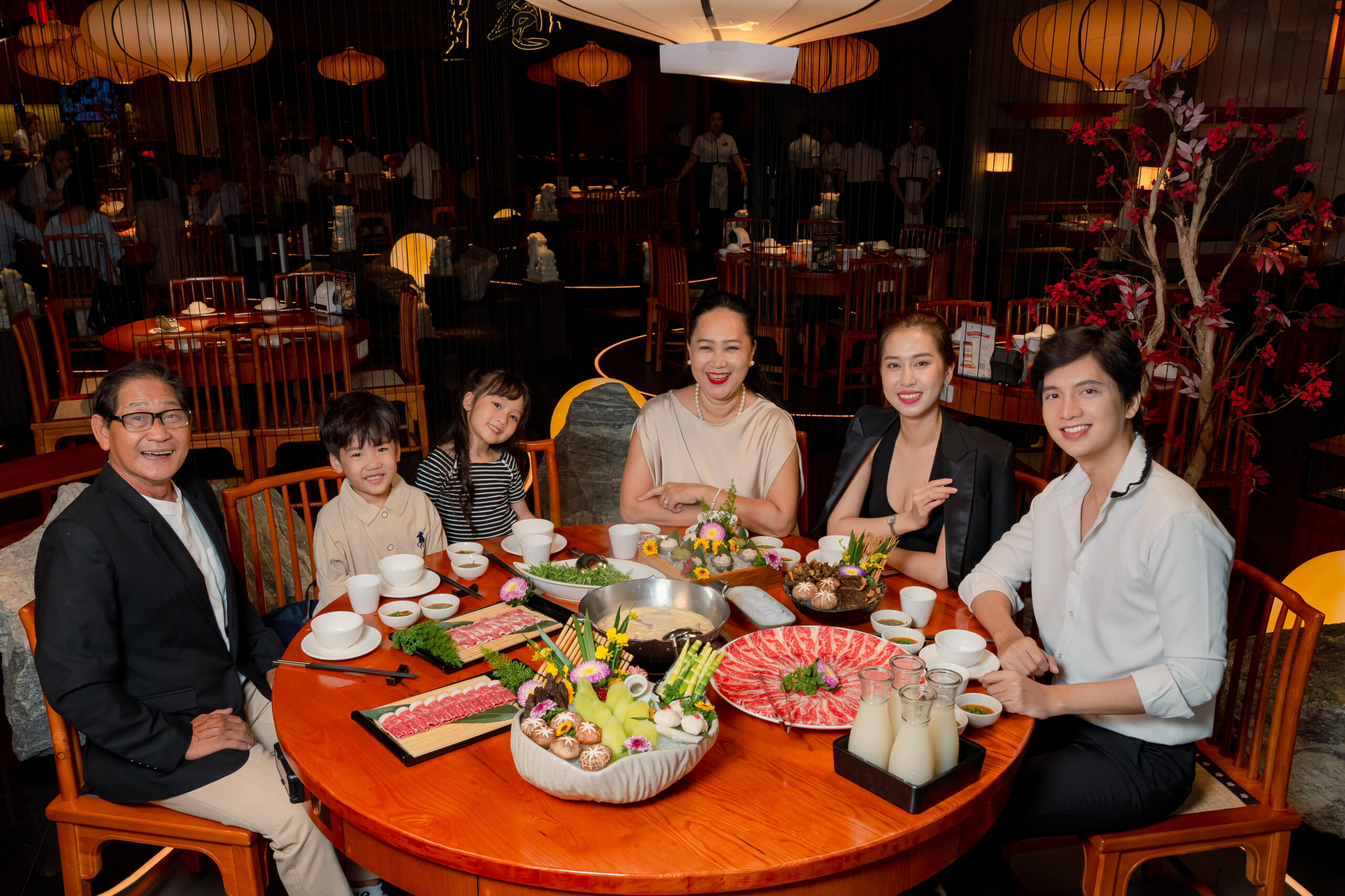 Bước ngoặt thị trường lẩu cuối năm: Wulao ra mắt bộ thực đơn “Xuân - Hạ - Thu - Đông” hướng tới trải nghiệm cao cấp theo dòng chảy tự nhiên! 6 Bước ngoặt thị trường lẩu cuối năm: Wulao ra mắt bộ thực đơn “Xuân - Hạ - Thu - Đông” hướng tới trải nghiệm cao cấp theo dòng chảy tự nhiên! FnB Việt Nam