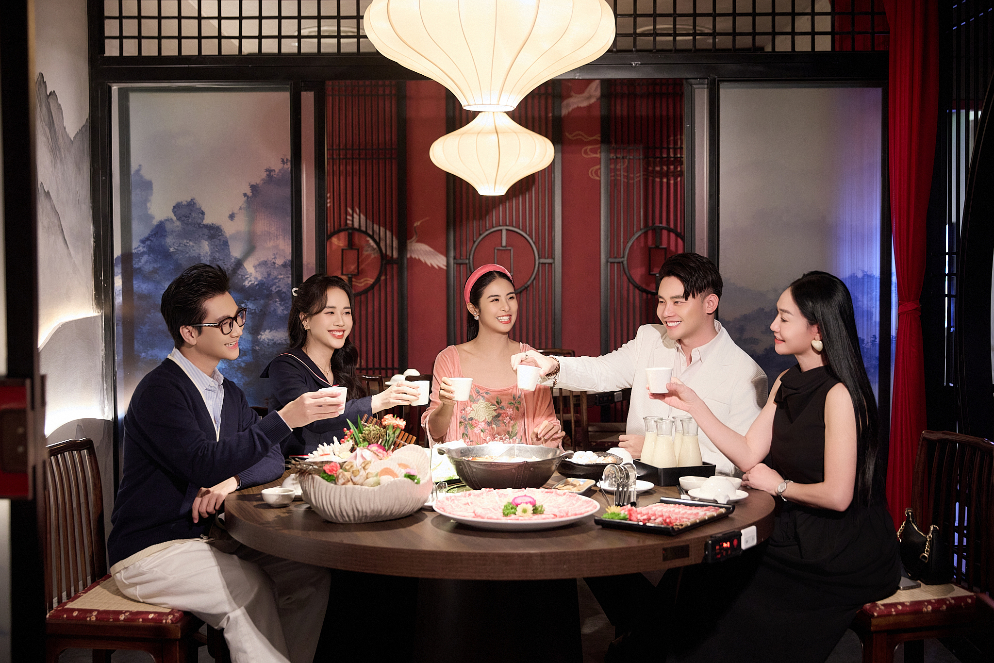 Bước ngoặt thị trường lẩu cuối năm: Wulao ra mắt bộ thực đơn “Xuân - Hạ - Thu - Đông” hướng tới trải nghiệm cao cấp theo dòng chảy tự nhiên! 8 bo-thuc-don-xuan-ha-thu-dong