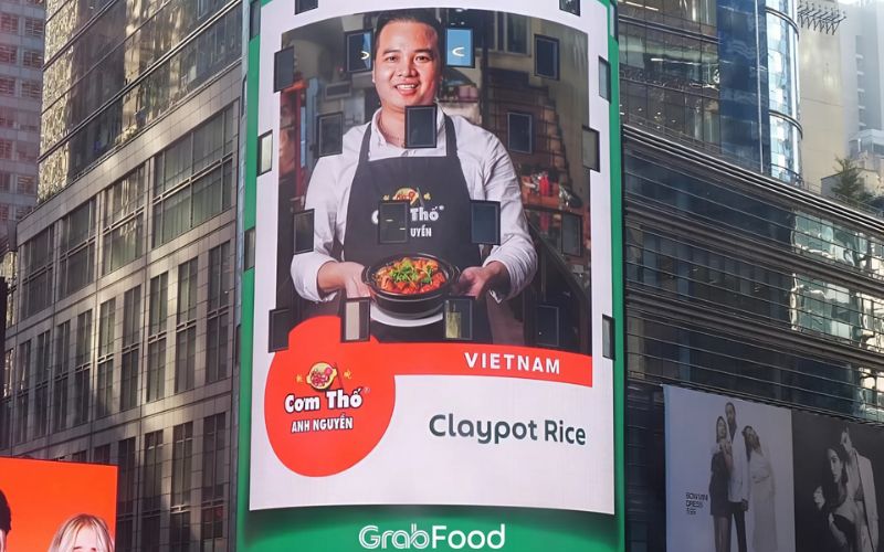 Cơm Thố Anh Nguyễn xuất hiện trên màn hình quảng cáo Quảng trường thời đại