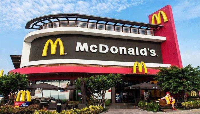 Mặt bằng đẹp cũng là một trong những lý do khiến giá sản phẩm của Mcdonald's cao