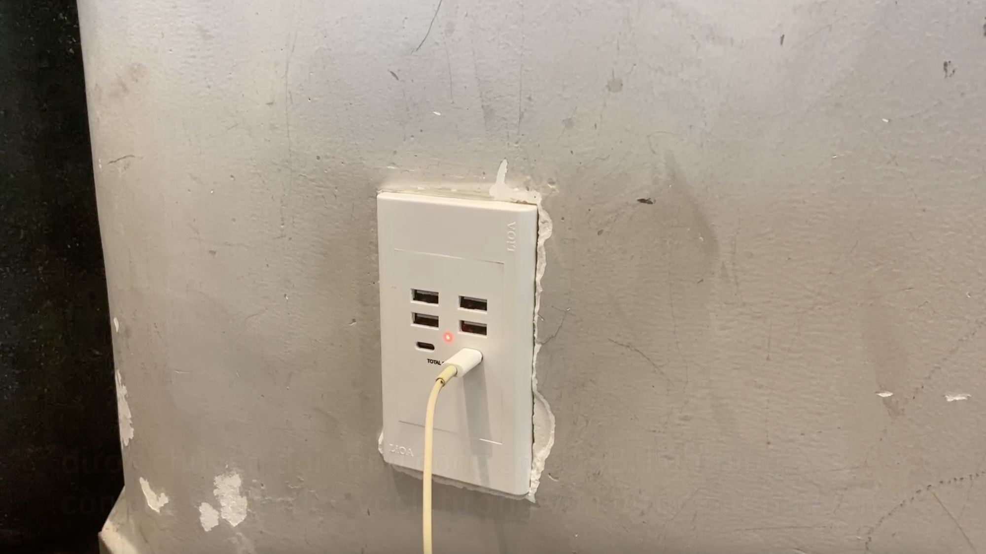 Thực hư The Coffee House bịt ổ điện, ‘đuổi khéo’ khách ngồi lâu?