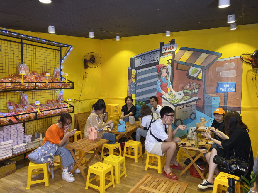 3 mô hình kinh doanh khởi nghiệp F&B dễ triển khai, hiệu quả cao cho người ít vốn 1 Khởi nghiệp F&B với mô hình quán ăn nhỏ