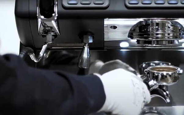 cách lặp đặt máy pha cà phê chuyên nghiệp