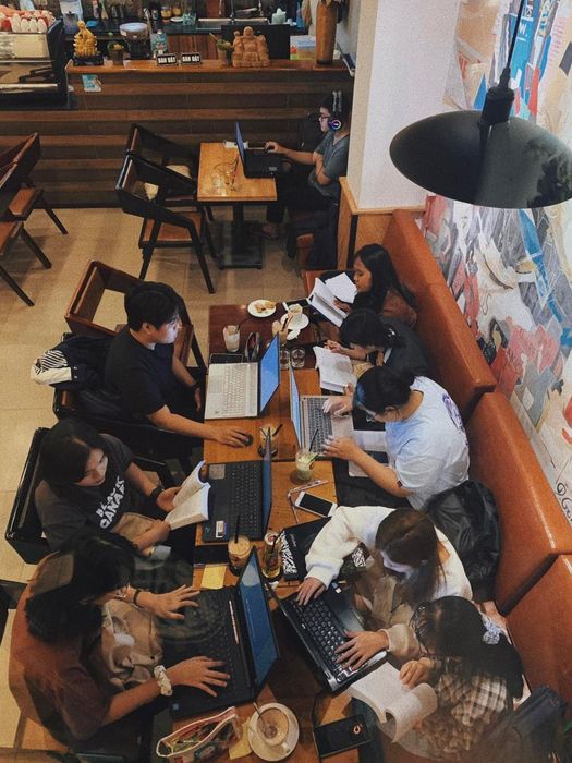 Tệp khách của mô hình cà phê bánh ngọt là vô cùng đa dạng