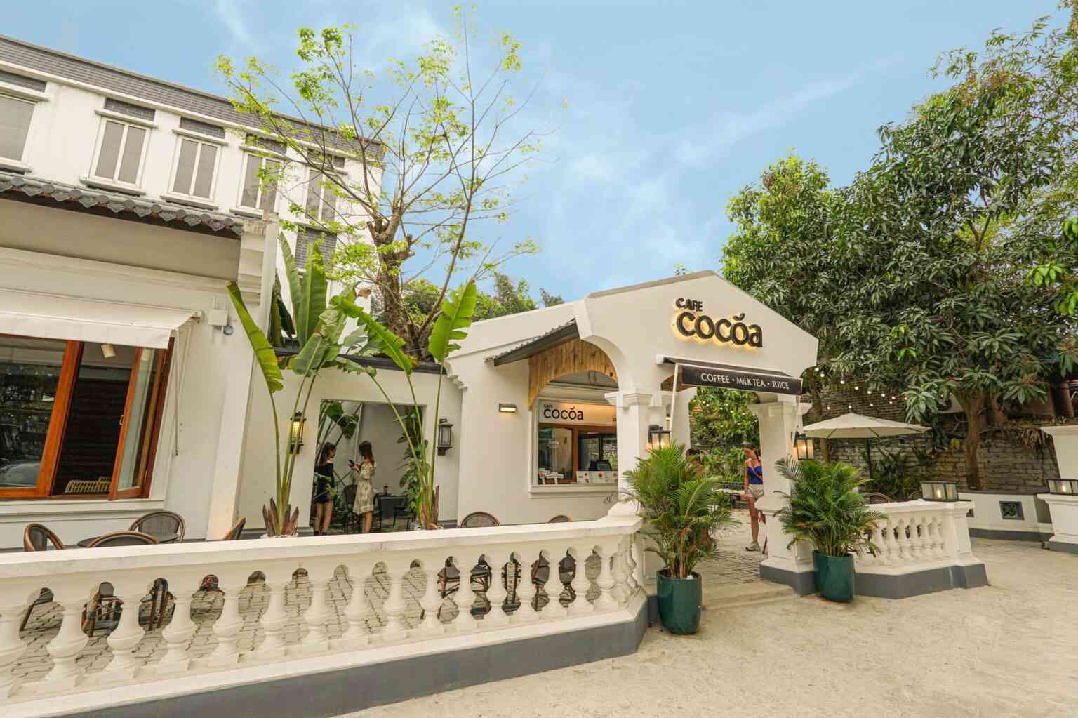 Chủ quán có thể bị quá tải trong việc xử lý nhiều đầu mục ngay khi mới mở quán cà phê.