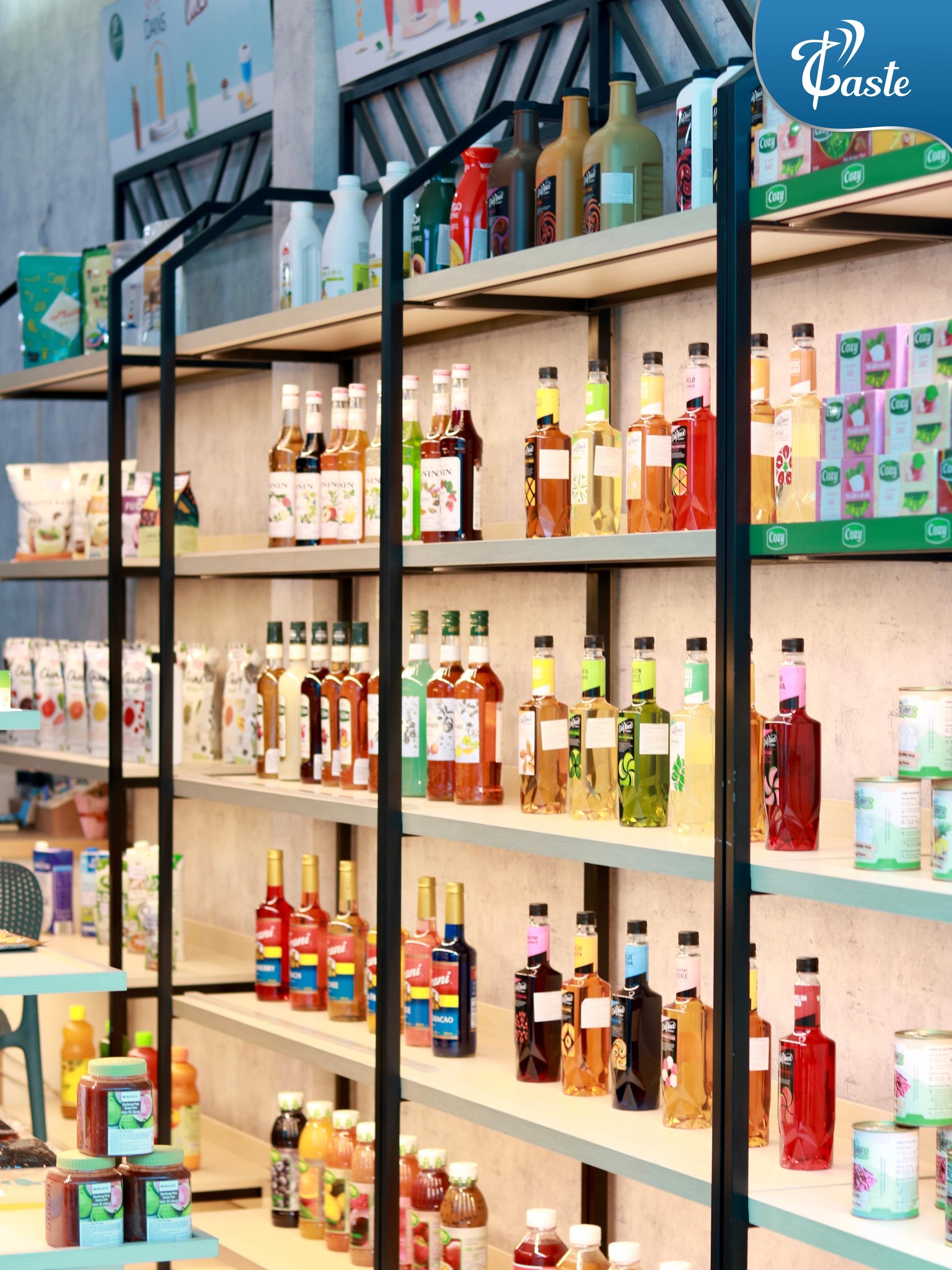 Các dòng syrup pha chế vị trái cây đến từ những thương hiệu uy tín trên thị trường dùng phổ biến trong các quán cà phê, bar hoặc pub