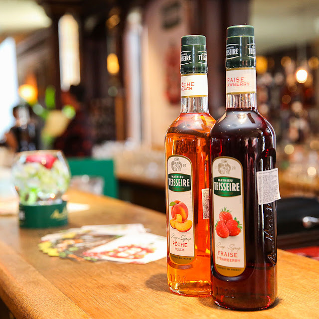 Syrup pha chế vị trái cây từ thương hiệu nổi tiếng Teisseire phù hợp với các loại trà trái cây, mocktail, soda Ý.