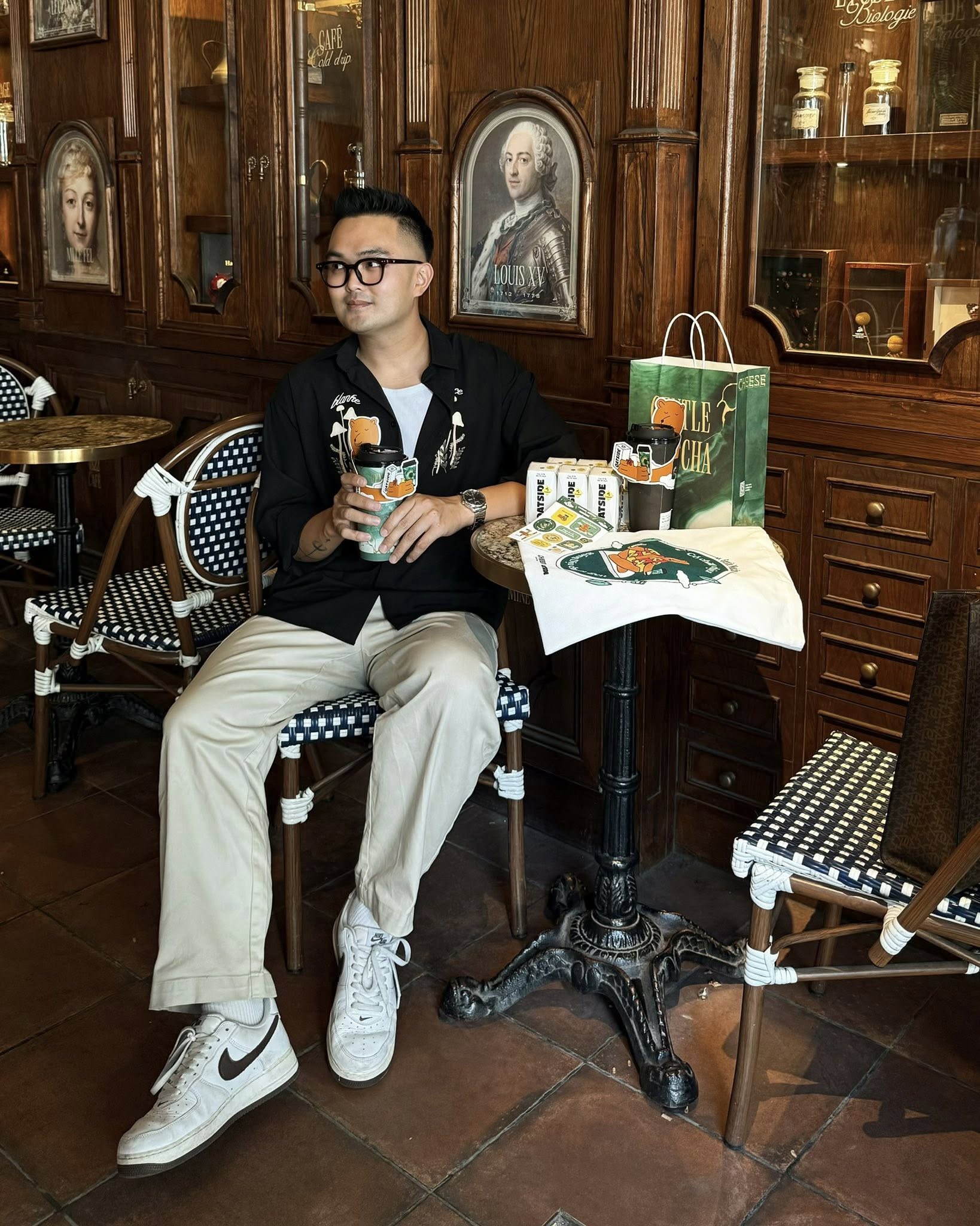 Cheese Coffee xây dựng thương hiệu F&B hướng tới Gen Z với thiết kế sống ảo và phong cách nhận diện rõ nét.