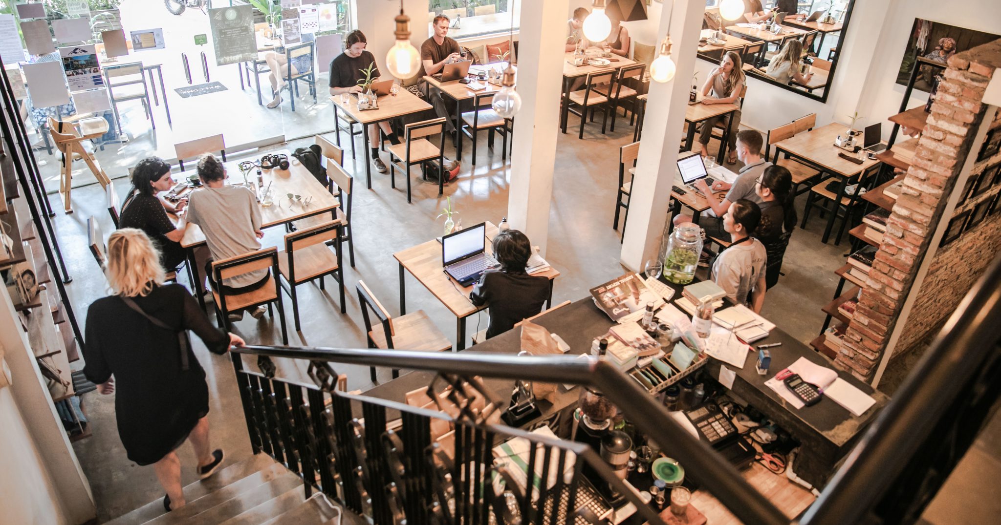 Văn hóa doanh nghiệp cũng là một trong những lý do thường gặp khiến nhân viên không muốn gắn bó lâu dài