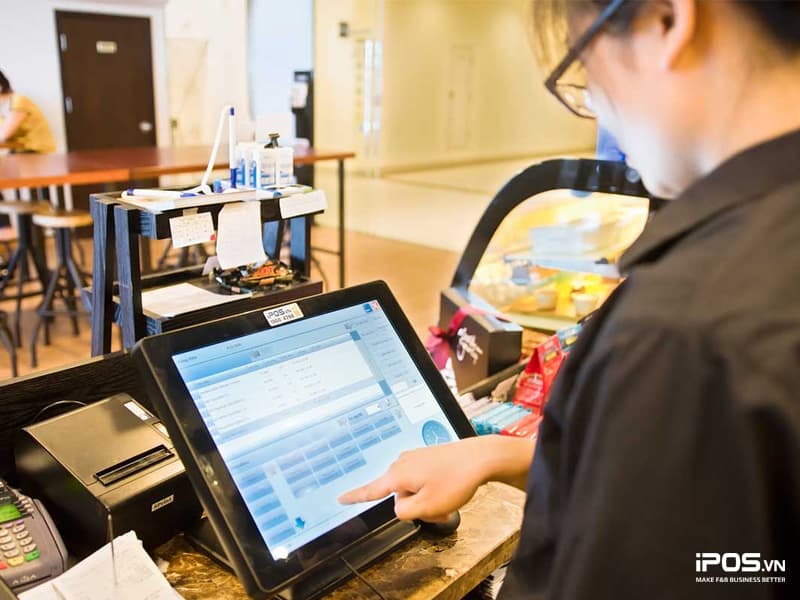 Phân tích món bán chạy theo thời điểm, địa điểm và nhóm khách hàng dựa trên dữ liệu máy POS