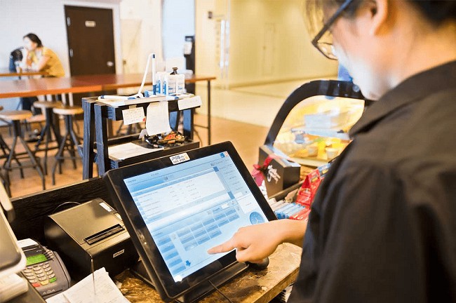 Chính Sách Thuế 2026 Sẽ Đảo Lộn Cách Vận Hành Quán F&B: 5 Việc Chủ Quán Nên Làm Trước Khi Quá Muộn 3 Trang bị các thiết bị cần thiết để đáp ứng yêu cầu xuất hóa đơn